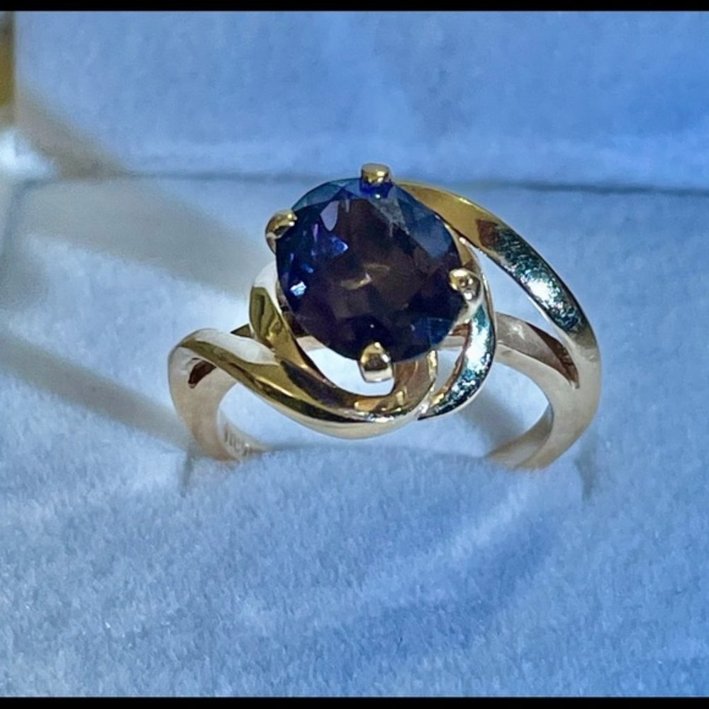 Gorgeous 14k solid gold amethyst size 6 ring 4g